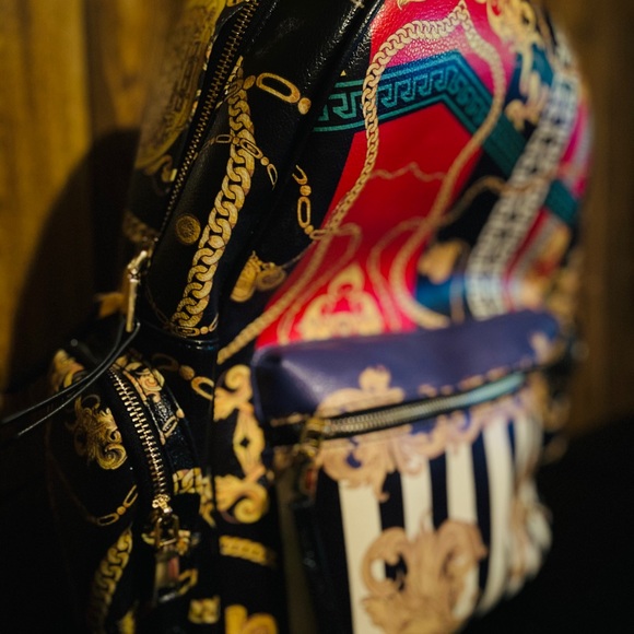 Custom Backpacks - Picture 4 of 6